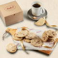 Caja de regalo de galletas surtidas recién horneadas