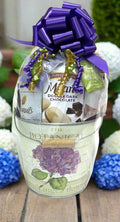 Cesta de regalo pequeña con hortensias botánicas