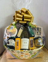 Cesta de regalo de vinos y aperitivos gourmet