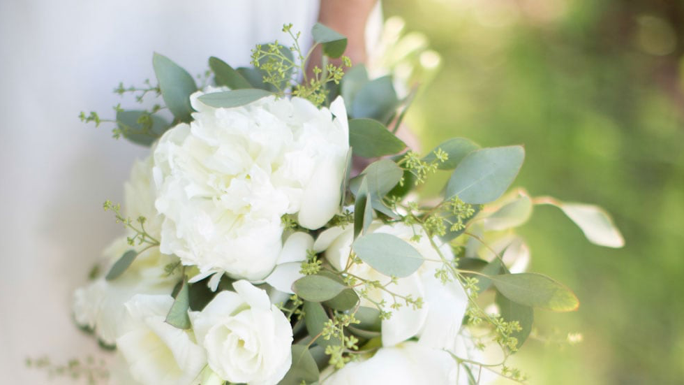 Ramo de novia ponis blancos haga clic para ver todas las fotos de flores de boda