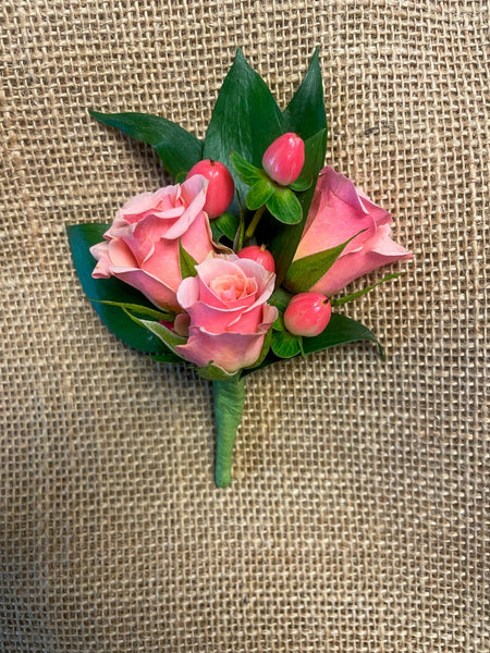 Send Boutonniere Three Pink spray roses | James Cress Florist